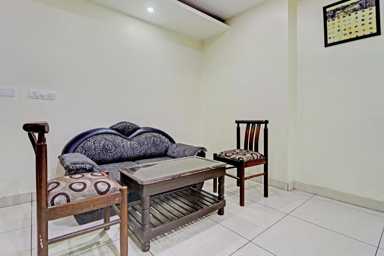 Oyo 74073 Hotel Abhishek Ludhiana Dış mekan fotoğraf