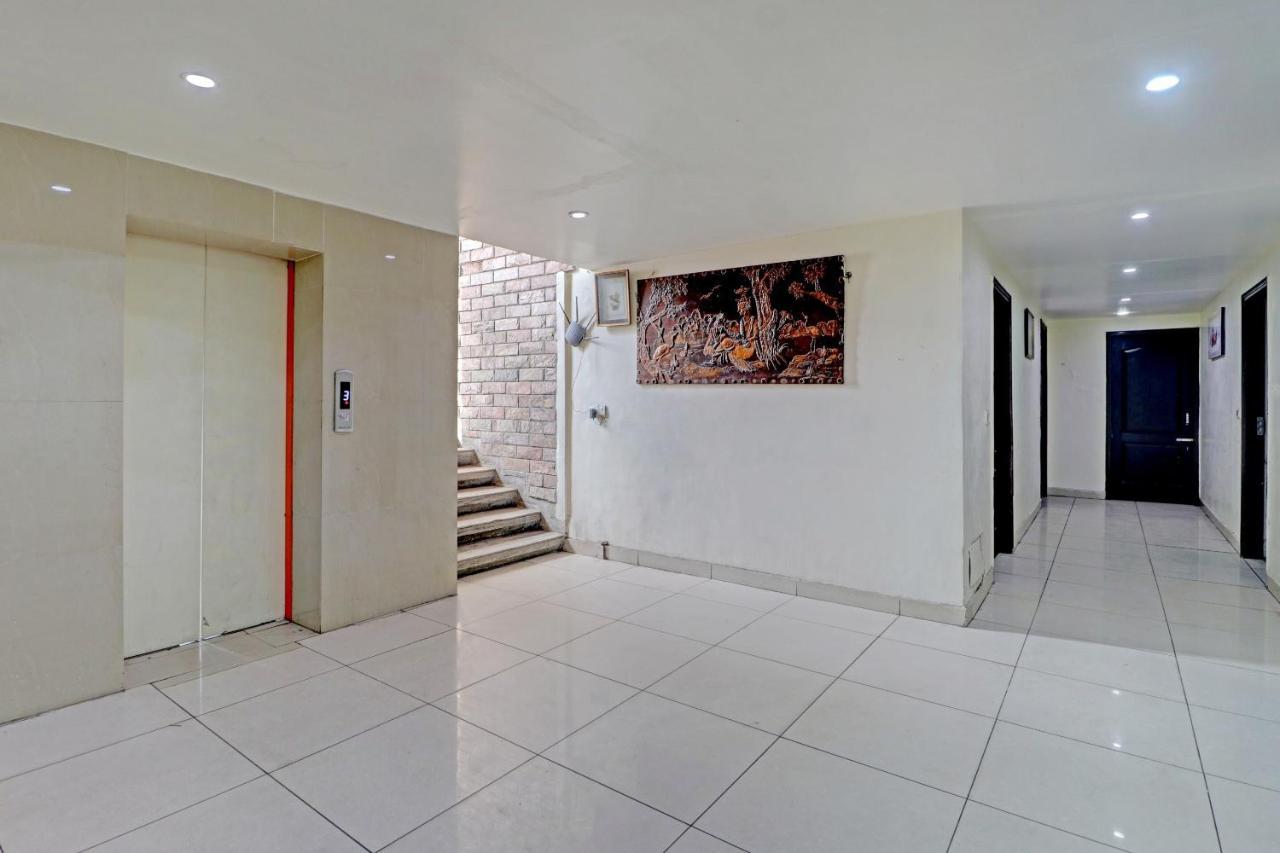 Oyo 74073 Hotel Abhishek Ludhiana Dış mekan fotoğraf
